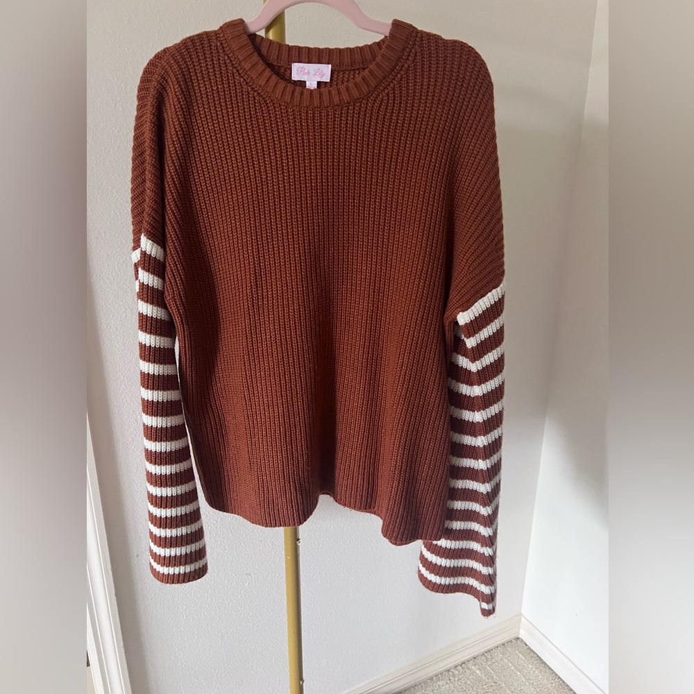 Pink Lily Rust & White Striped Flare Sleeve Sweater Women Large EUC